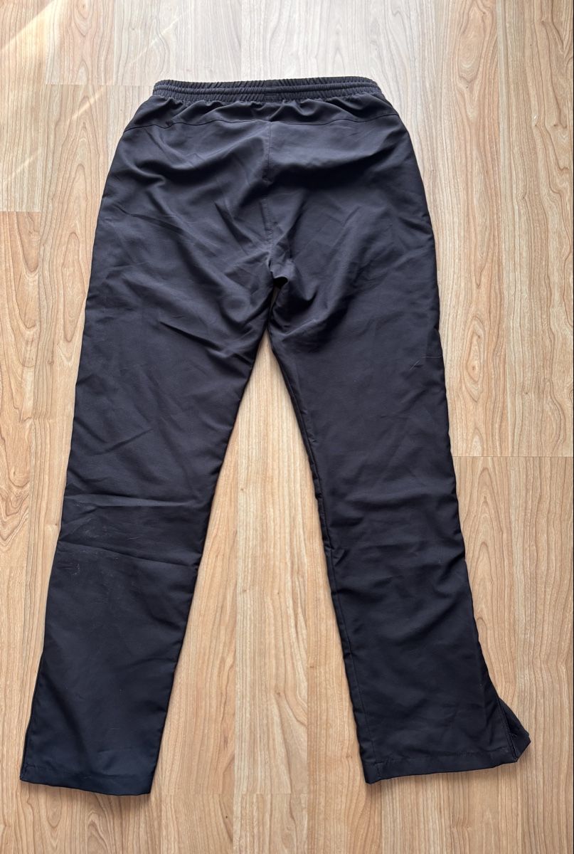 Erima Pantaloni: Trainerhose schwarz Damen – Usato da Lausen venduto da Claudj1 1