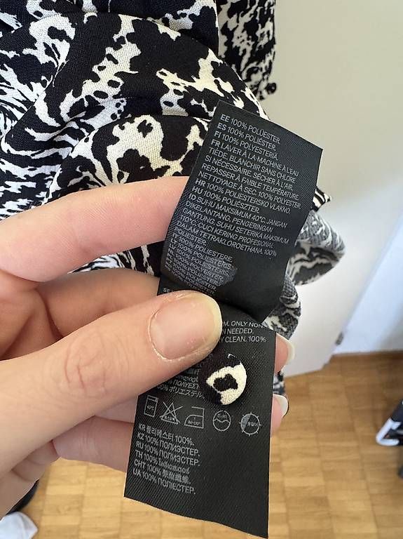H&M Vestiti: Schönes Kleid – Usato da Zürich venduto da cha_7n8s 3