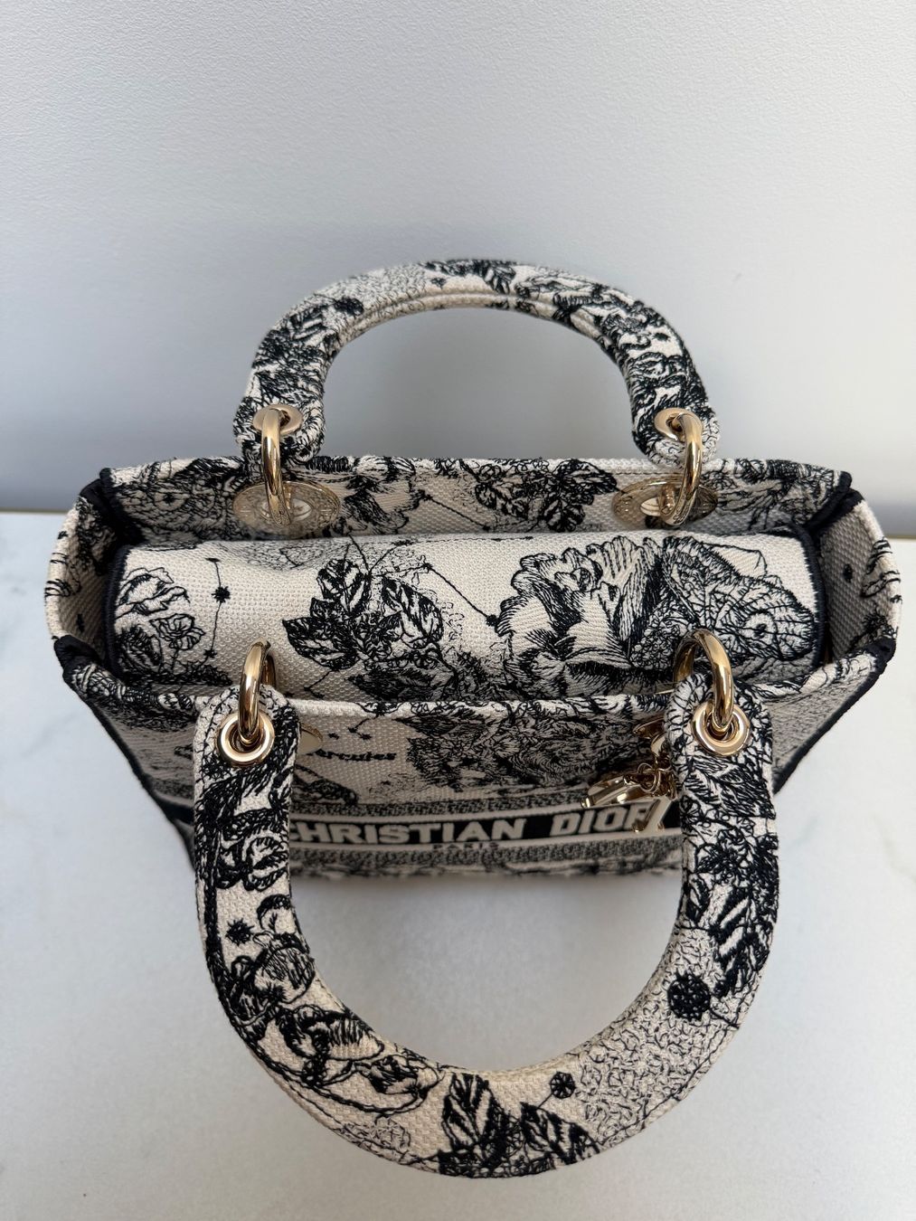 Dior Sacs femmes: NEW Lady Dior D-Lite Tasche – Neuf avec emballage d'origine à Vacallo par kellyyy 5