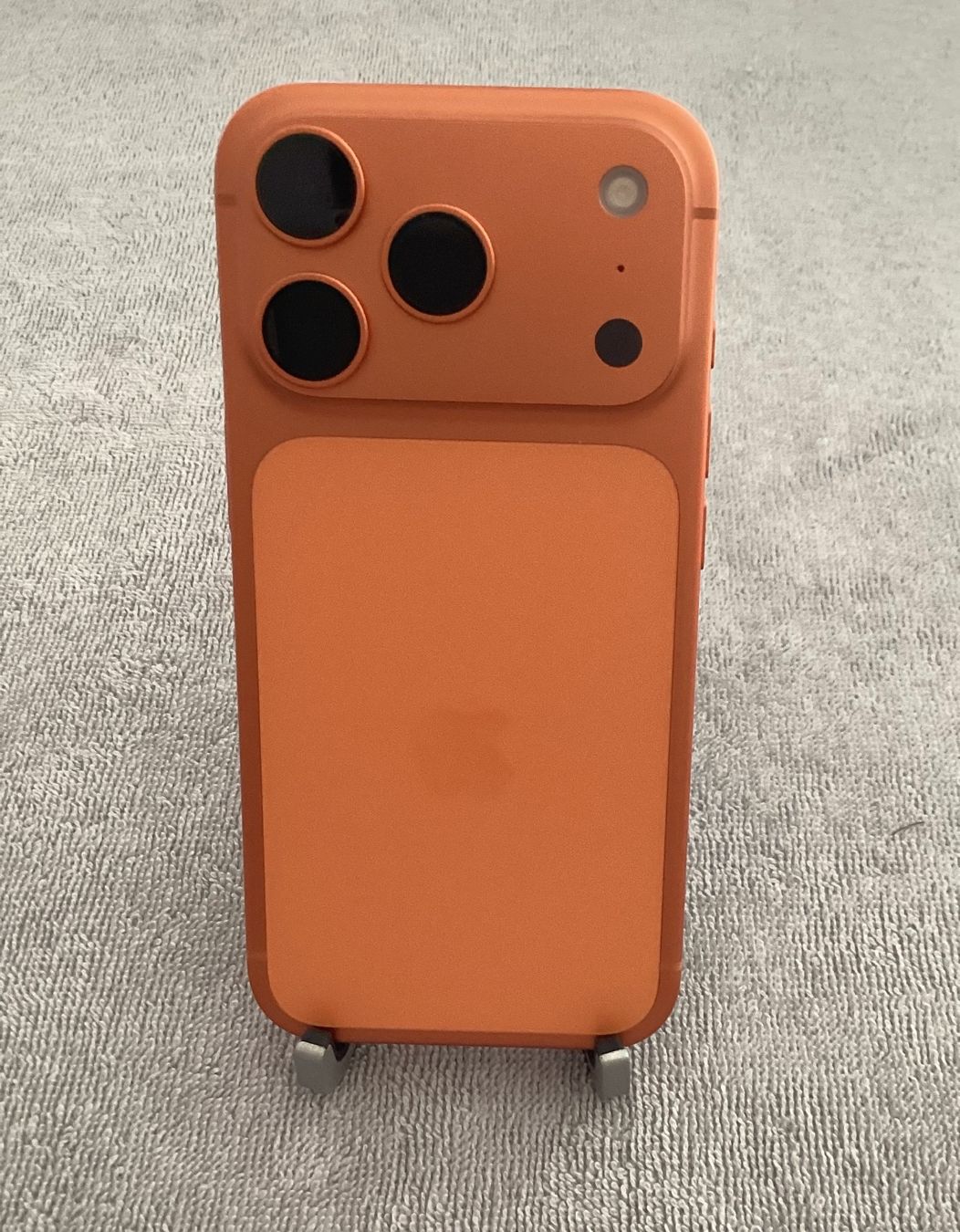 Apple Handys / Smartphones: Apple iPhone 17 Pro 256 GB, Comic orange, Case. noch neu – Neu (gemäss Beschreibung) aus Affoltern am Albis von Sspiridon 5