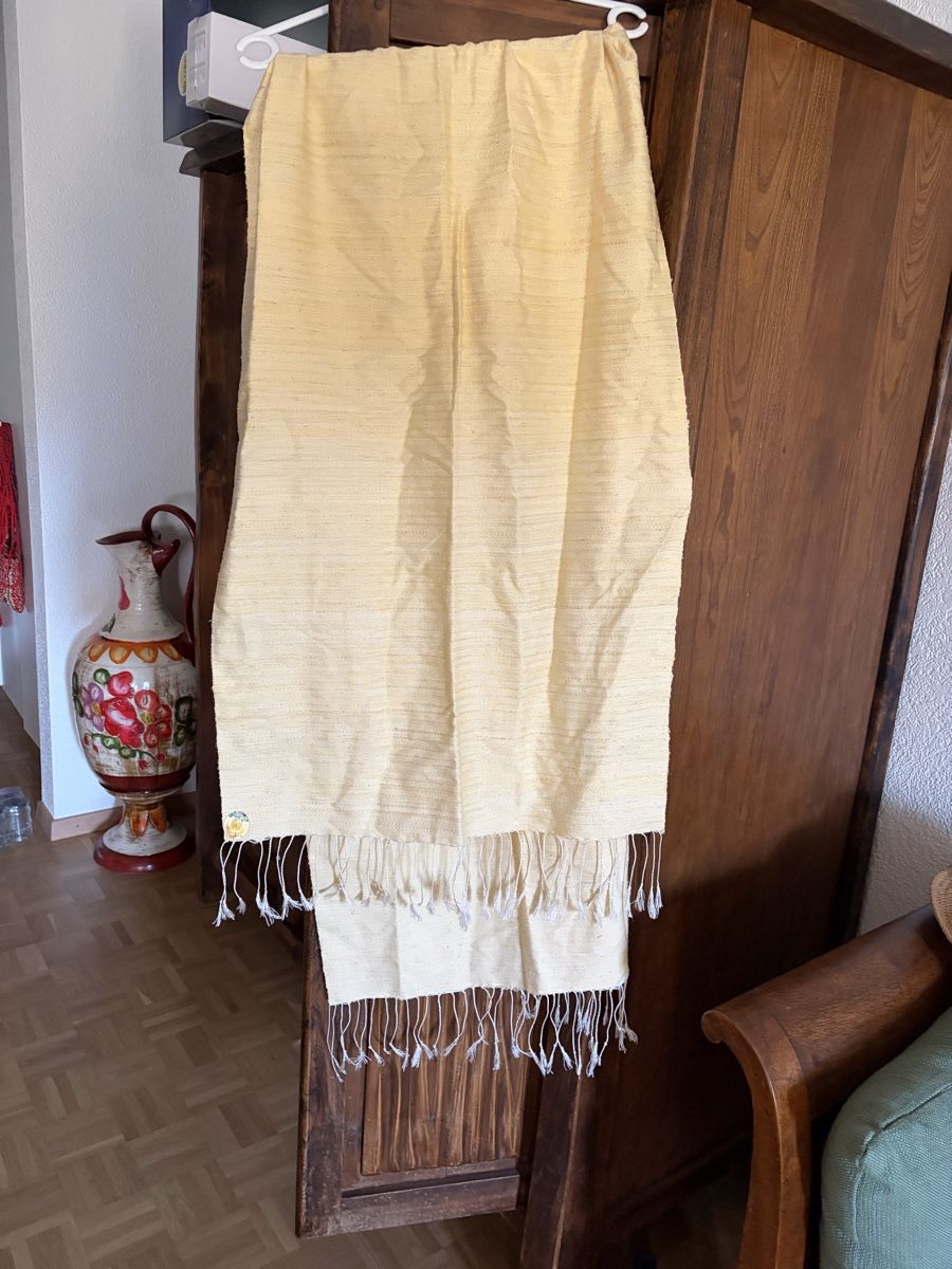 Benetton Foulards, Tücher & Schals: Écharpe soie beige benetton neuve – Neu und originalverpackt aus Delémont von amo_jx5x 3