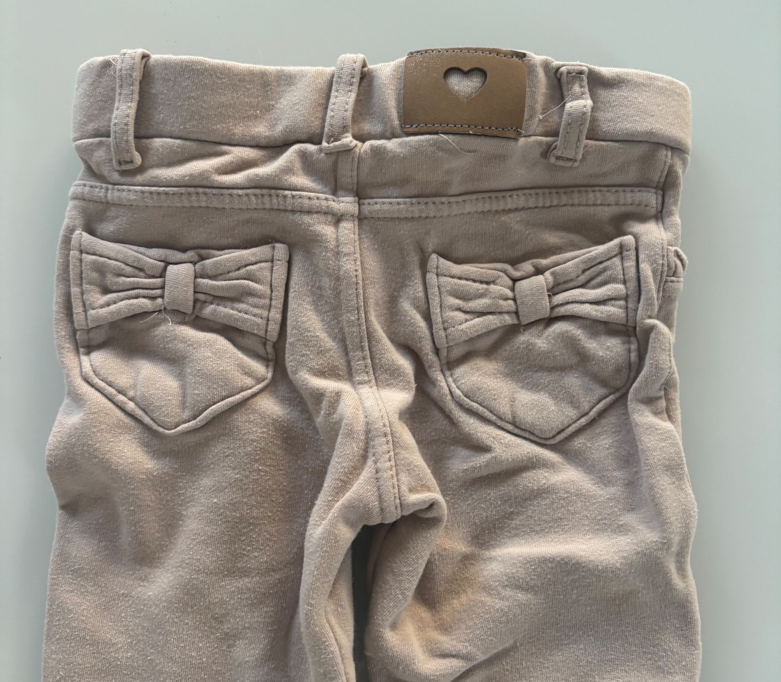 Pantaloni: Majoral Mädchen Hose Beige 4 Jahre – Usato da Zollikon venduto da d_grabher 2