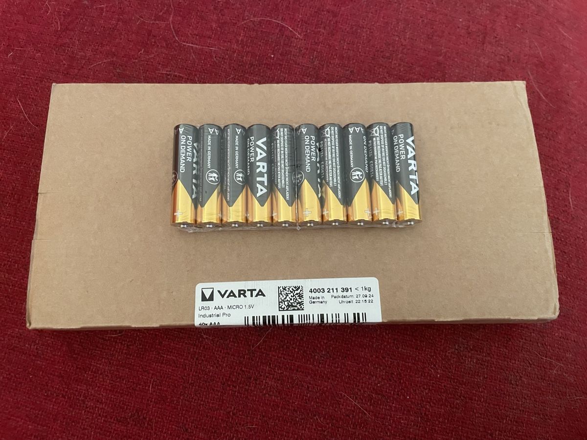 Varta Akkus & Batterien: Vatra Batterie AAA 50stück – Neu und originalverpackt aus Aarau Rohr von keedom