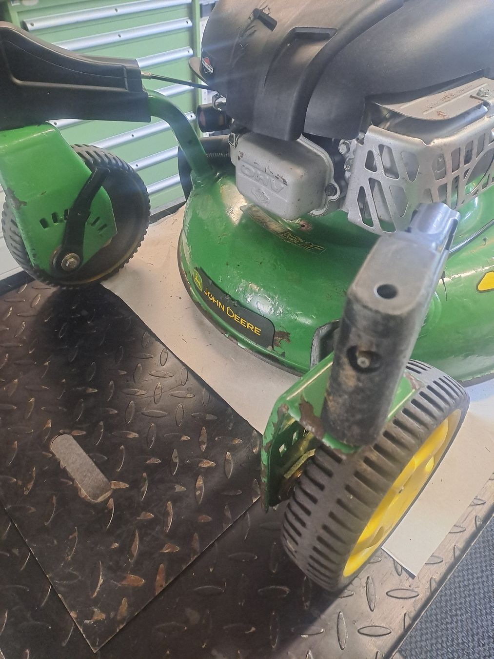John Deere Tagliaerba: John Deere JS63VC Rasenmäher – Usato da Bilten venduto da Zschweiz 7