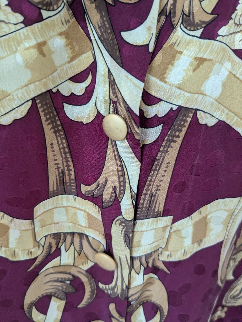 Blusen: Bluse Damen Grösse 44 Seide Bordeaux Muster – Gebraucht aus Rorschach von olg_5qq2 3