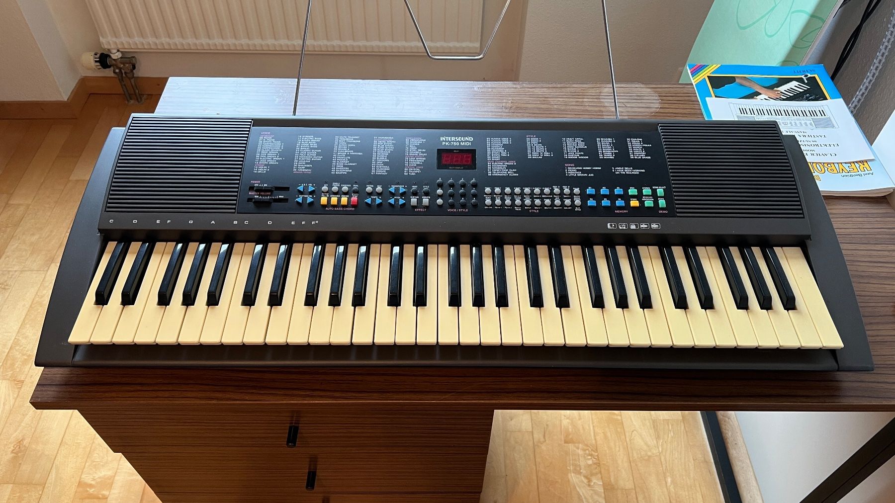 Strumenti musicali: Keyboard Intersound PK-750 midi – Usato da Meggen venduto da hans_schnueriger
