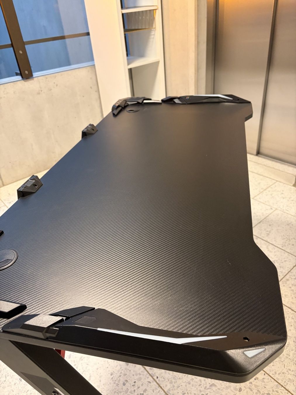 Tavoli: Gamer Tisch – Usato da Zürich venduto da Version1 3