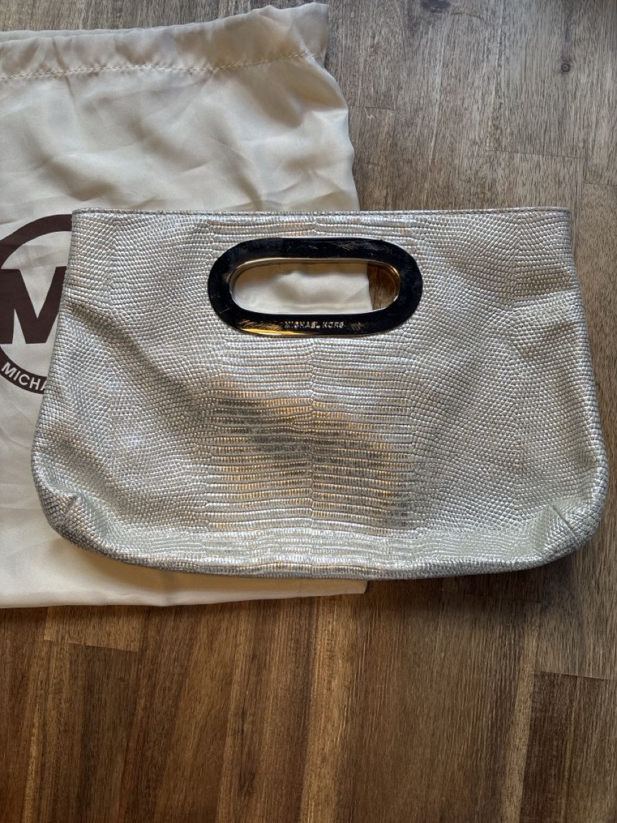 Borse da donna: Clutch Michael Kors in silber – Usato da Stein am Rhein venduto da martinaundmartin 1