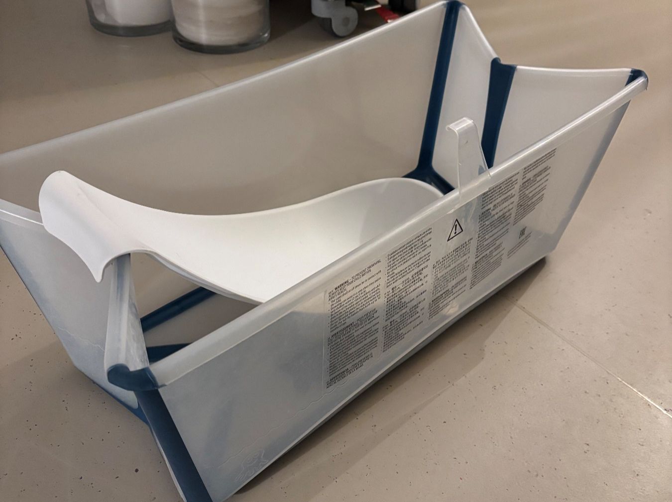 Stokke Badespass: Stokke Babybadewanne mit Einsatz – Gebraucht aus Zürich von bamberella