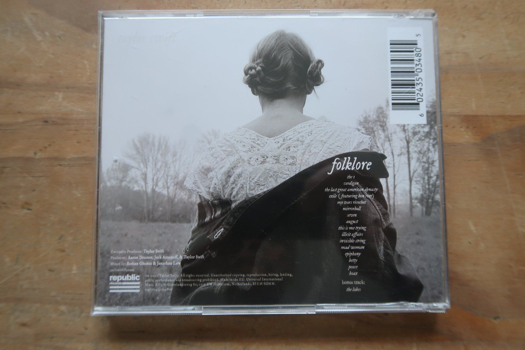 CD: TAYLOR SWIFT - FOLKLORE - Deluxe Edition, "In The Trees" -CD – Usato da Basel venduto da Patiscat 1