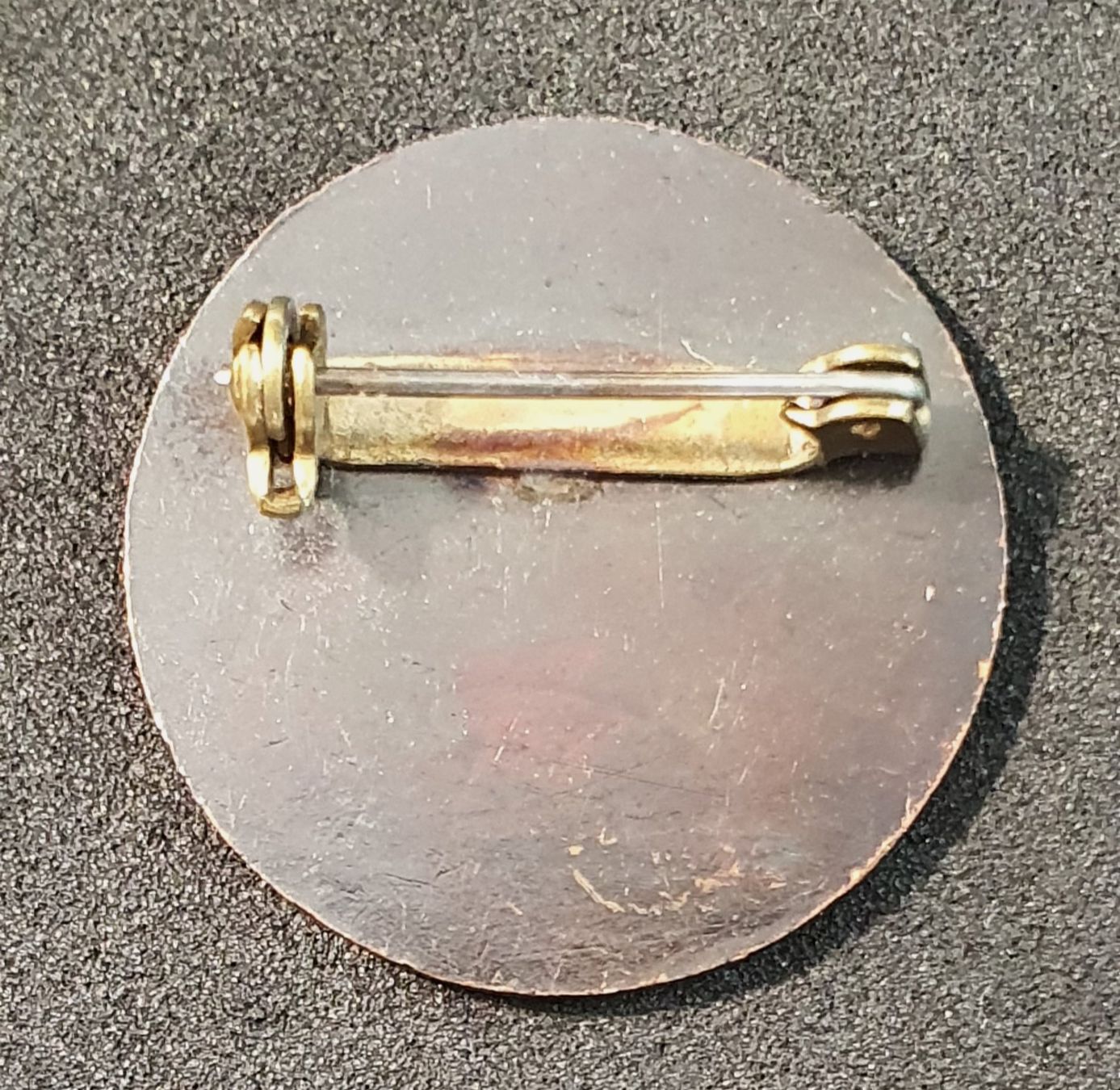 Plaketten & Abzeichen: GG074 - Brosche Curling Swiss Grindelwald – Gebraucht aus Reinach BL von Boston-Verkauf 1