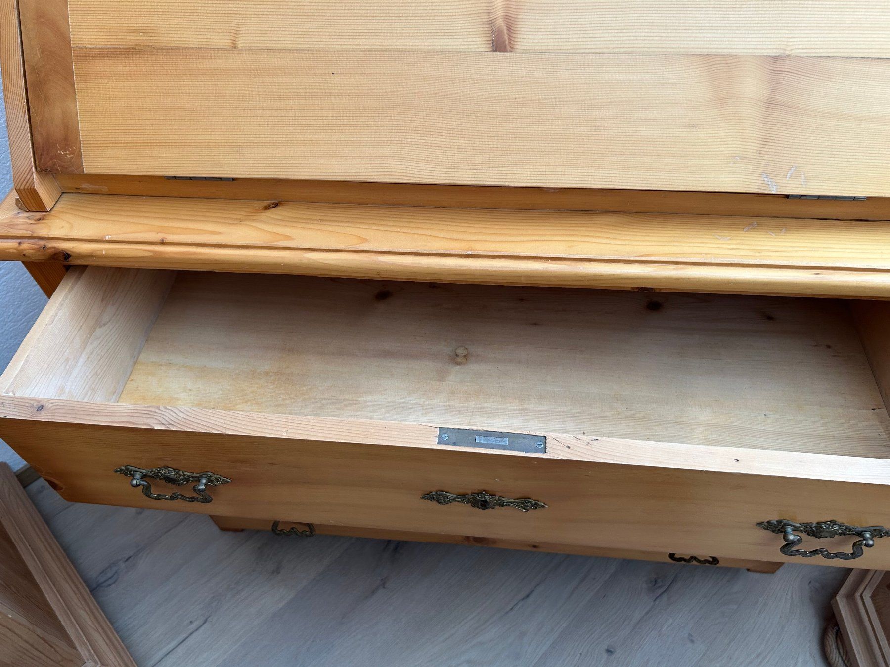 Scrivanie: Gebrauchter Sekretär aus Holz – Usato da Innertkirchen venduto da Urbachtal 4