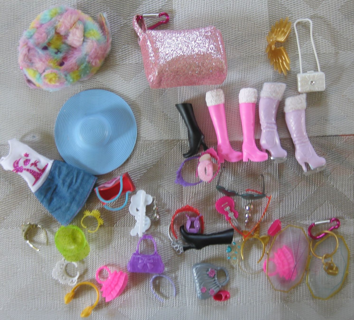 Giocattoli: Barbie Accessoires und Schuhe – Usato da Frauenfeld venduto da Interessent1