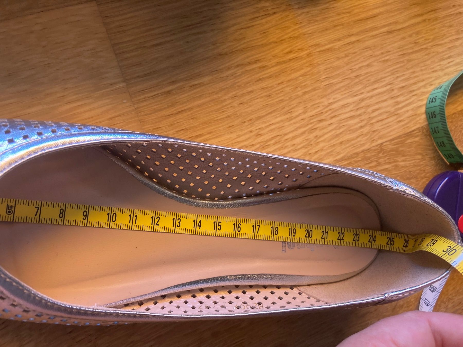 Scarpe da donna: silbrige Ballerinas Gr. 38 – Usato da Stallikon venduto da dotka07 3