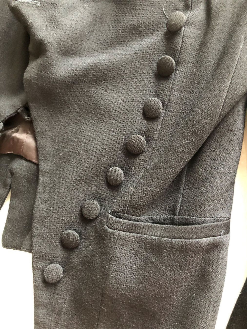 Costumi: Kostüm schwarz – Usato da Adliswil venduto da Majeska 3