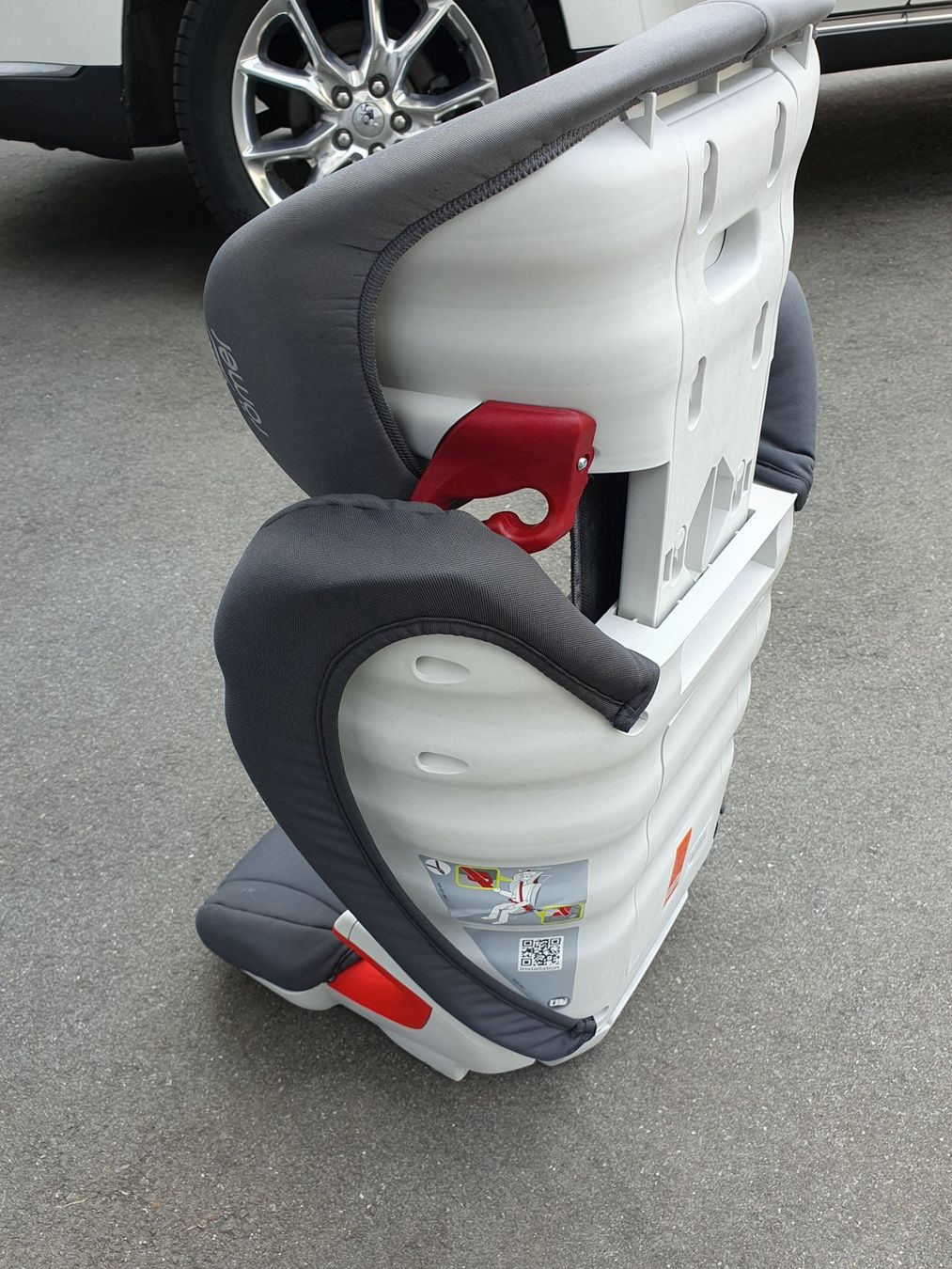 Britax Römer Auto-Kindersitze: Römer Universal Kindersitz 15-36 kg – Gebraucht aus Triesen von platzproblem1 1