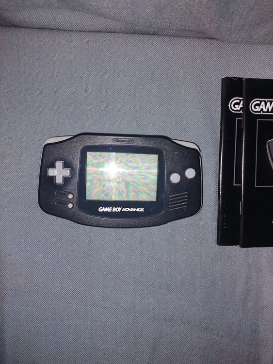 Gameboy Advance Noir + 2x Jeux - Consoles