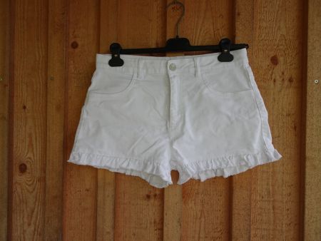 Tolle weisse Benetton Shorts Gr. M - 240419