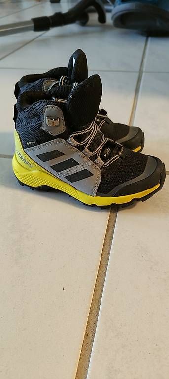 Adidas Chaussures hommes: Adidas Terrex Gr 28 – D'occasion à Ernetschwil par surfergirl2