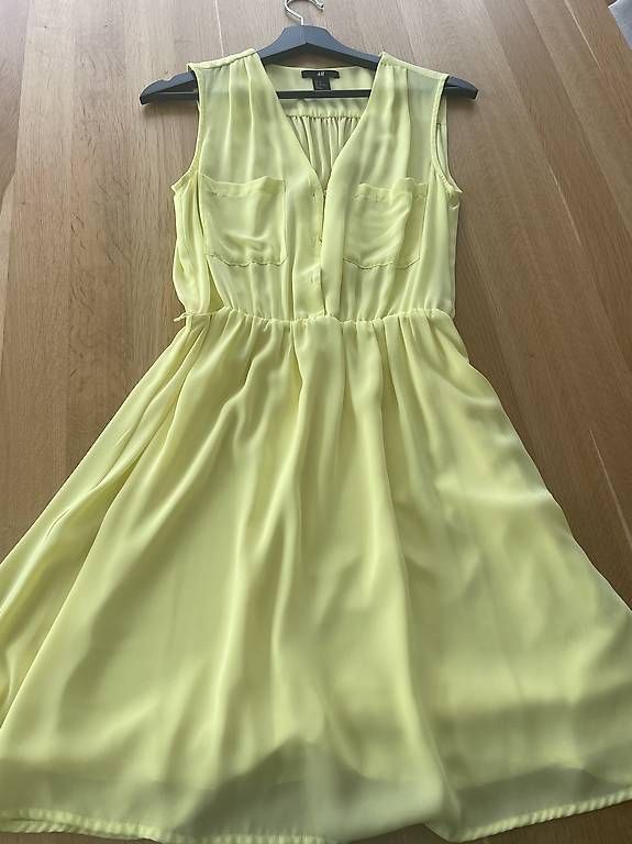 Vestiti: H&M Kleid – Usato da Emmenbrücke venduto da sim_gt9g 2