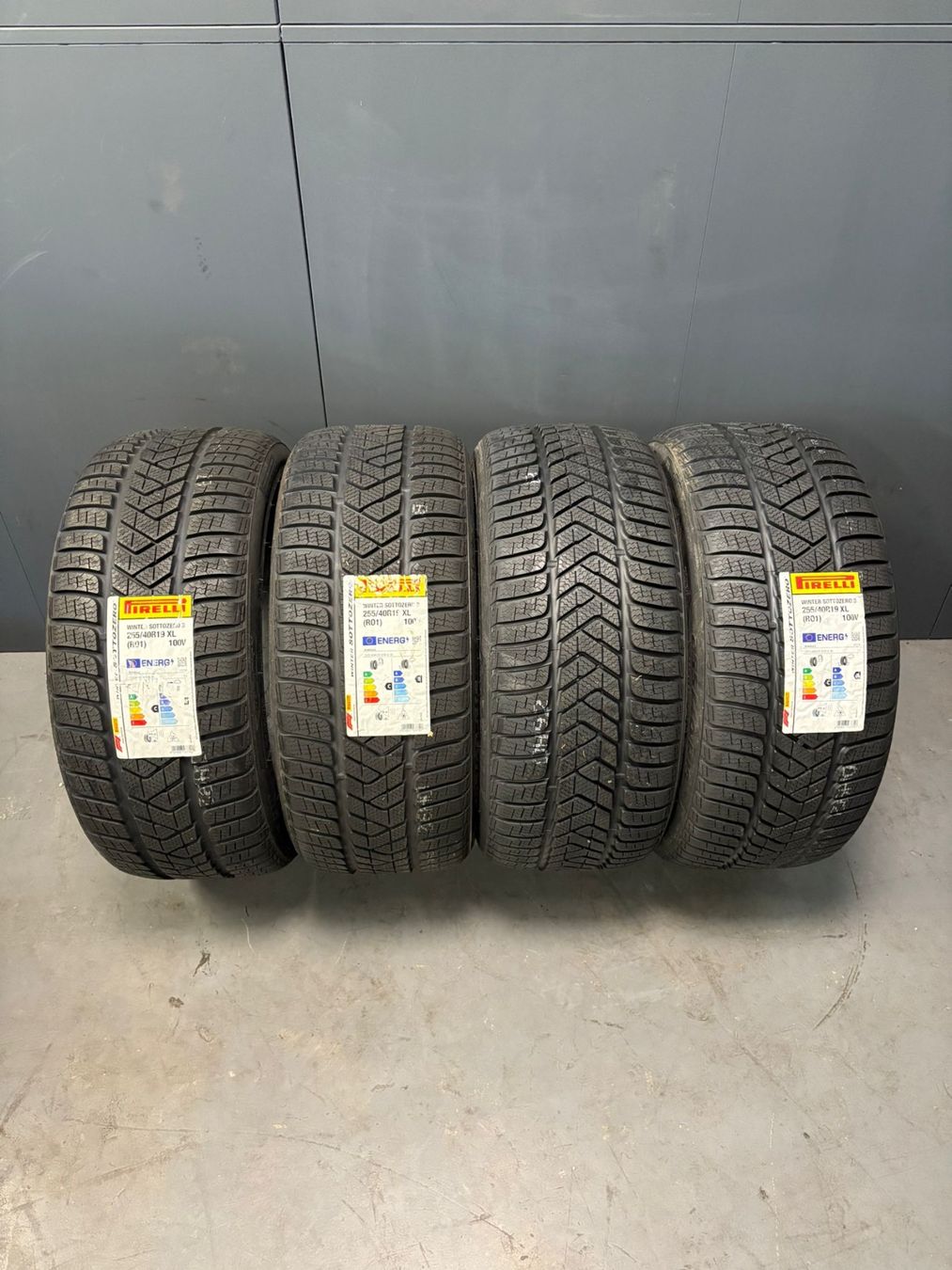 Pirelli Pneus & Kompletträder: Winterreifen 255/40R19 103H Pirelli – Neu und originalverpackt aus Gerlafingen von Pneu-Puric