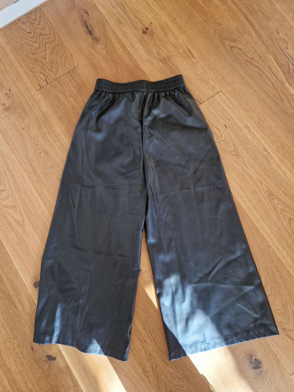 Liu Jo Hosen: Liu Jo Wide Leg Hose Kunstleder – Gebraucht aus Eschenbach SG von SanFranciscoCalifornia 3