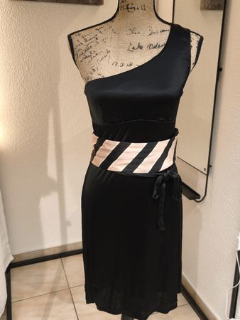 MNG Suit Kleid One Shoulder schwarz Grösse M neuwertig