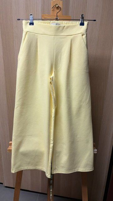 Hosen: Pantalon ample 7/8 neuf – Neu (gemäss Beschreibung) aus Crans VD von vra_262m