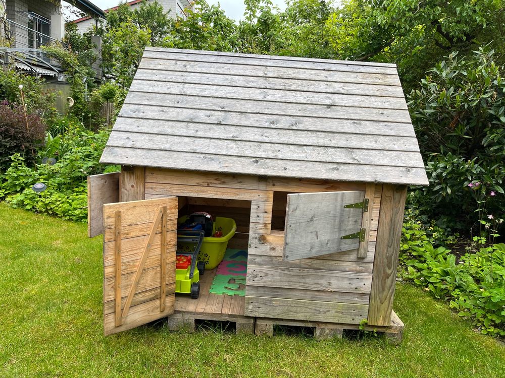 Kleines Spielhaus für den Garten Kaufen auf Ricardo