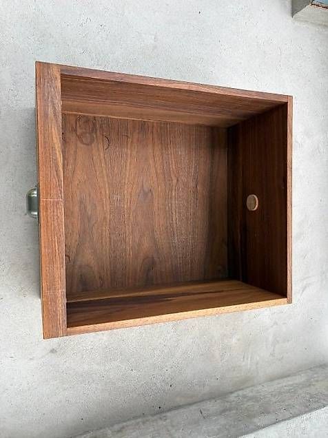 Commodes: Commode à tiroirs en noyer – D'occasion à Saxon par dom_cm8y 3