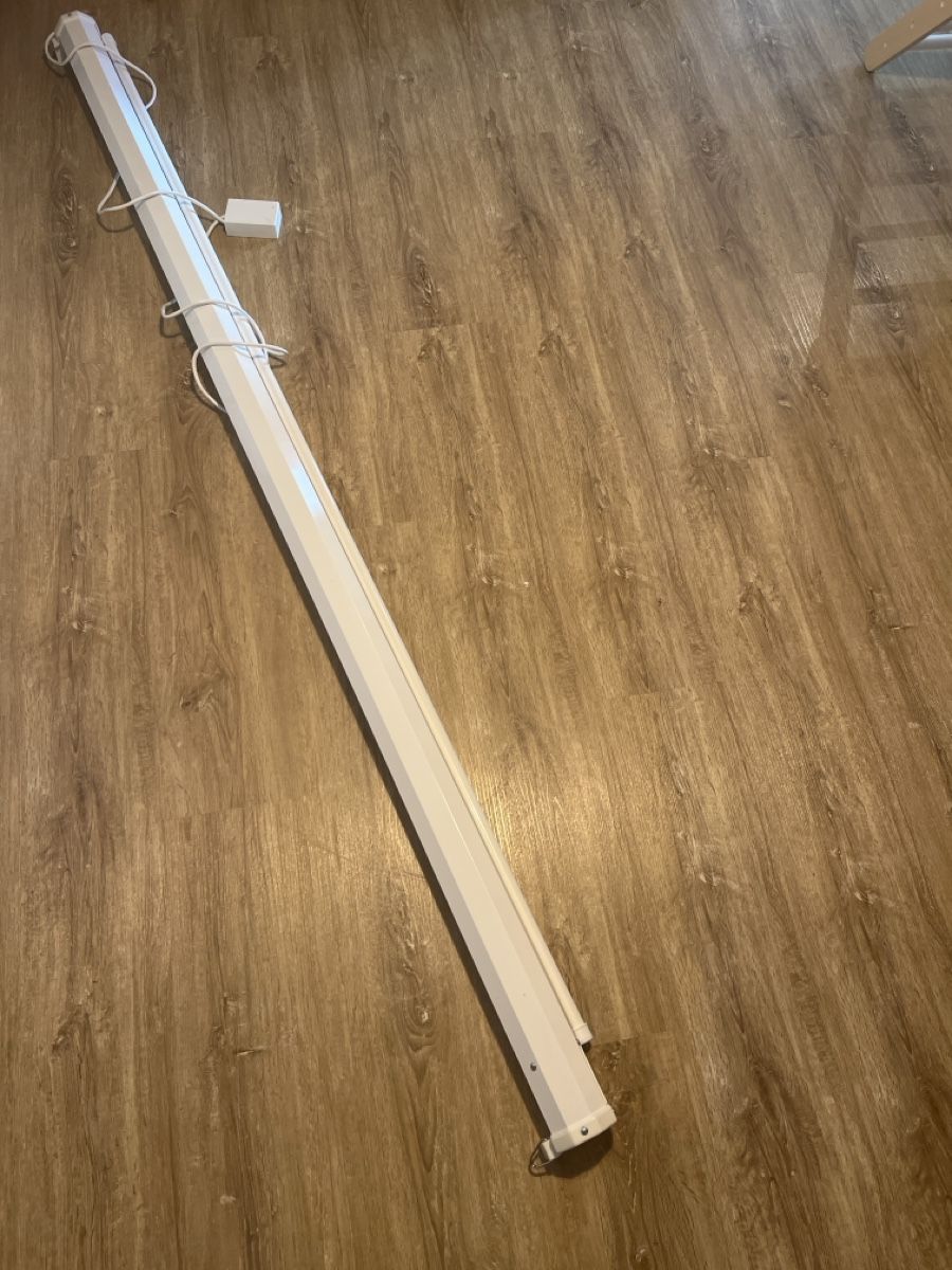 Home Cinema: Leinwand für Beamer - elektrisch – Usato da Wallenwil venduto da wiesnd54