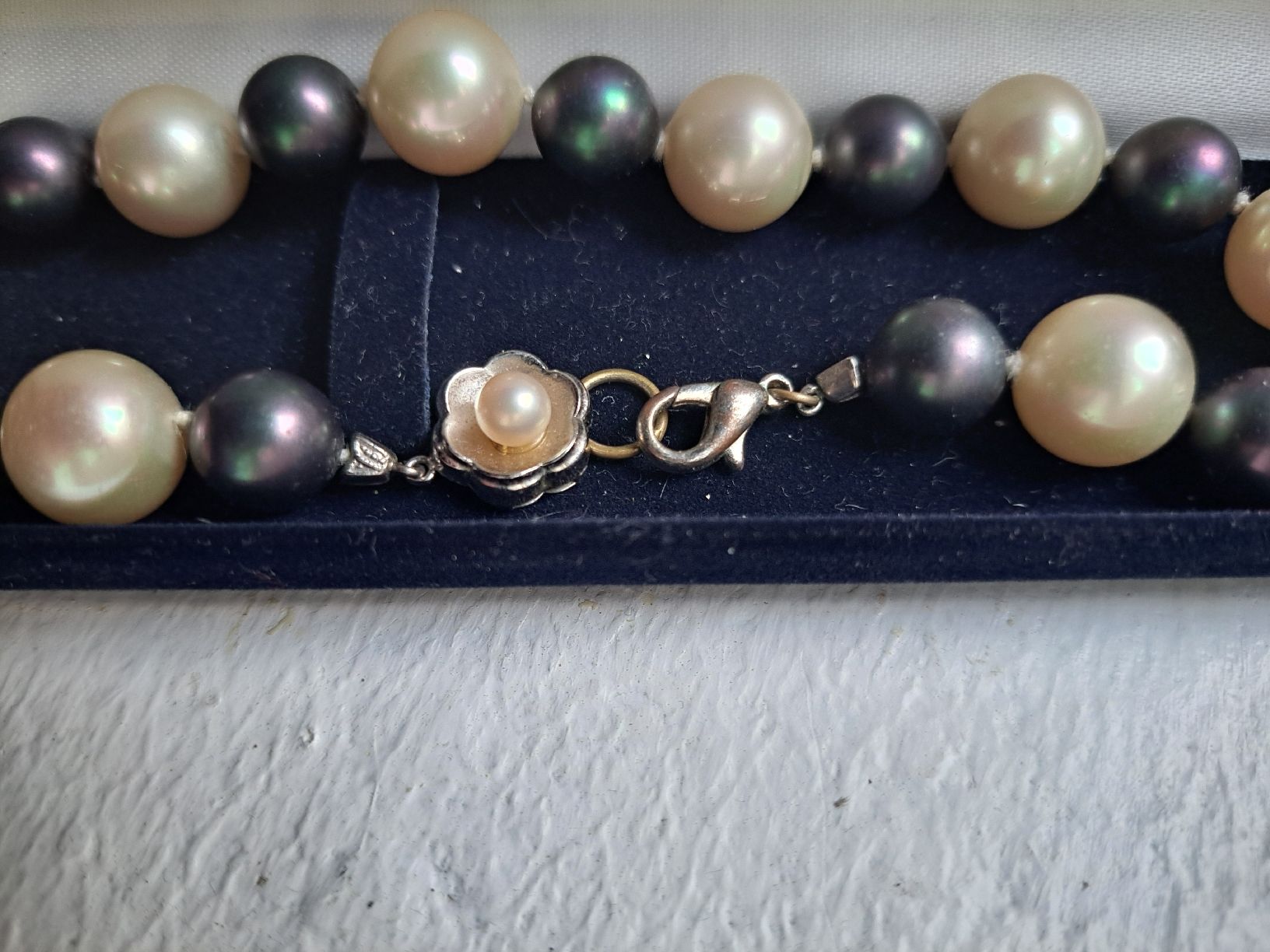 Catenine: Elegant collier perles naturelles fermoir argent – Usato da Ravoire venduto da Billsen 1