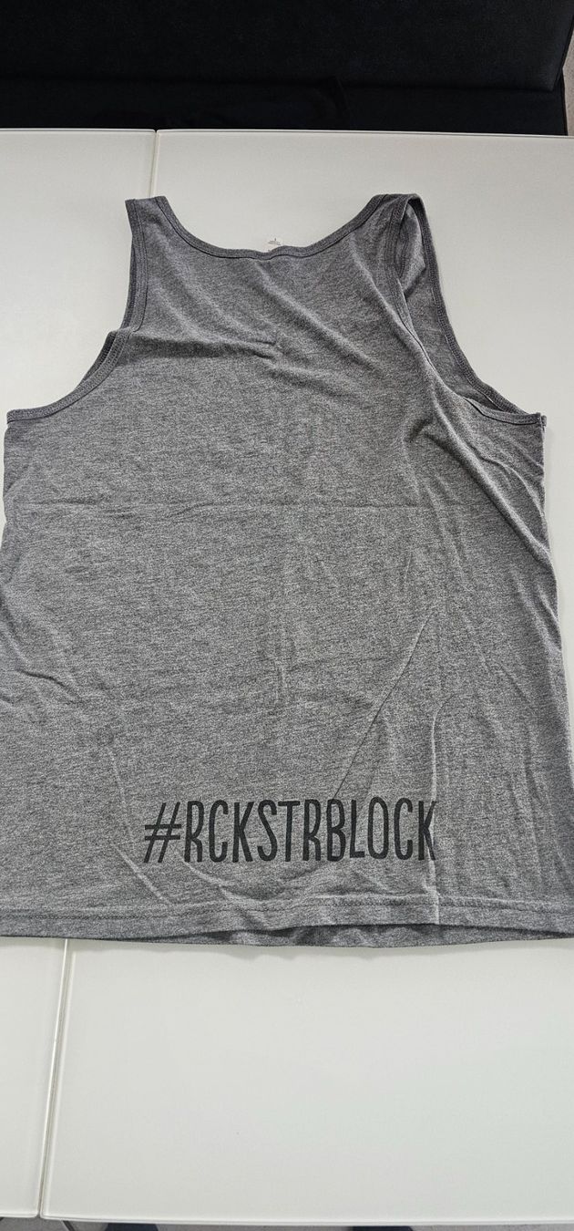 Top: Graues Tank Top "RCK STR BLK" - Gr. S – Usato da Azmoos venduto da Jadejo 2