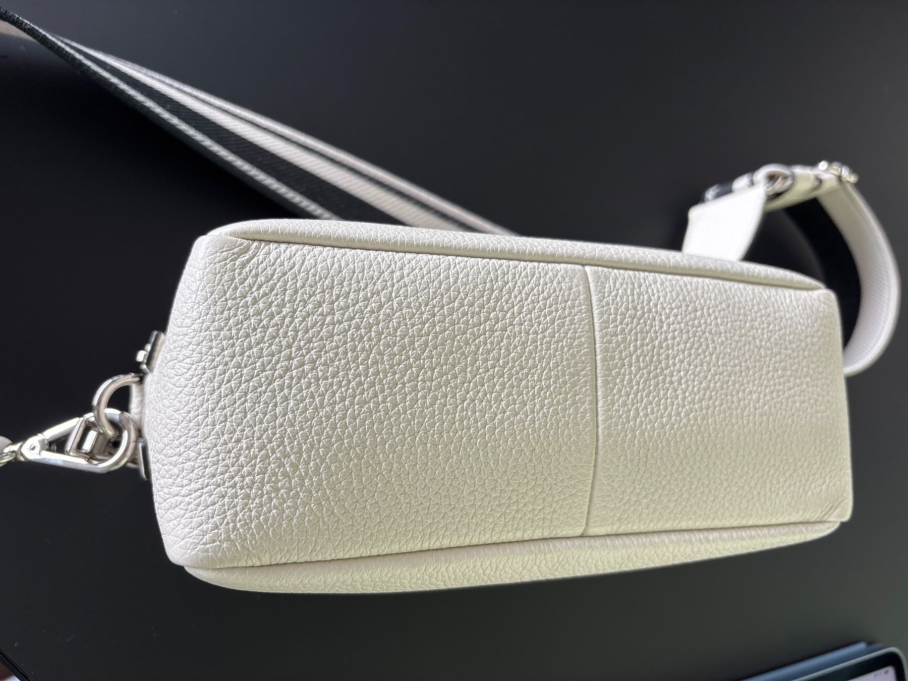 Prada Borse da donna: Prada Flou Crossbody Bag White – Nuovo (secondo la descrizione) da Biel/Bienne venduto da Eiskristall08 8