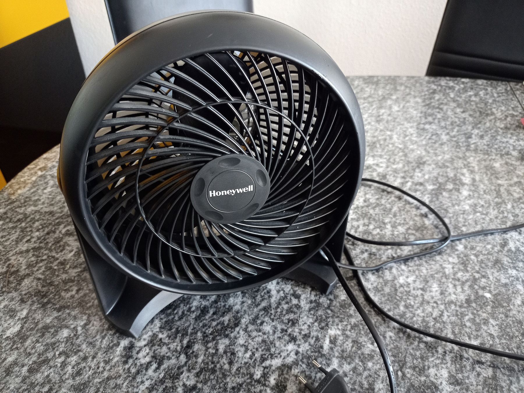 Luftreiniger: Honeywell Tischventilator – Gebraucht aus Buchs AG von SellAndBuyX 2
