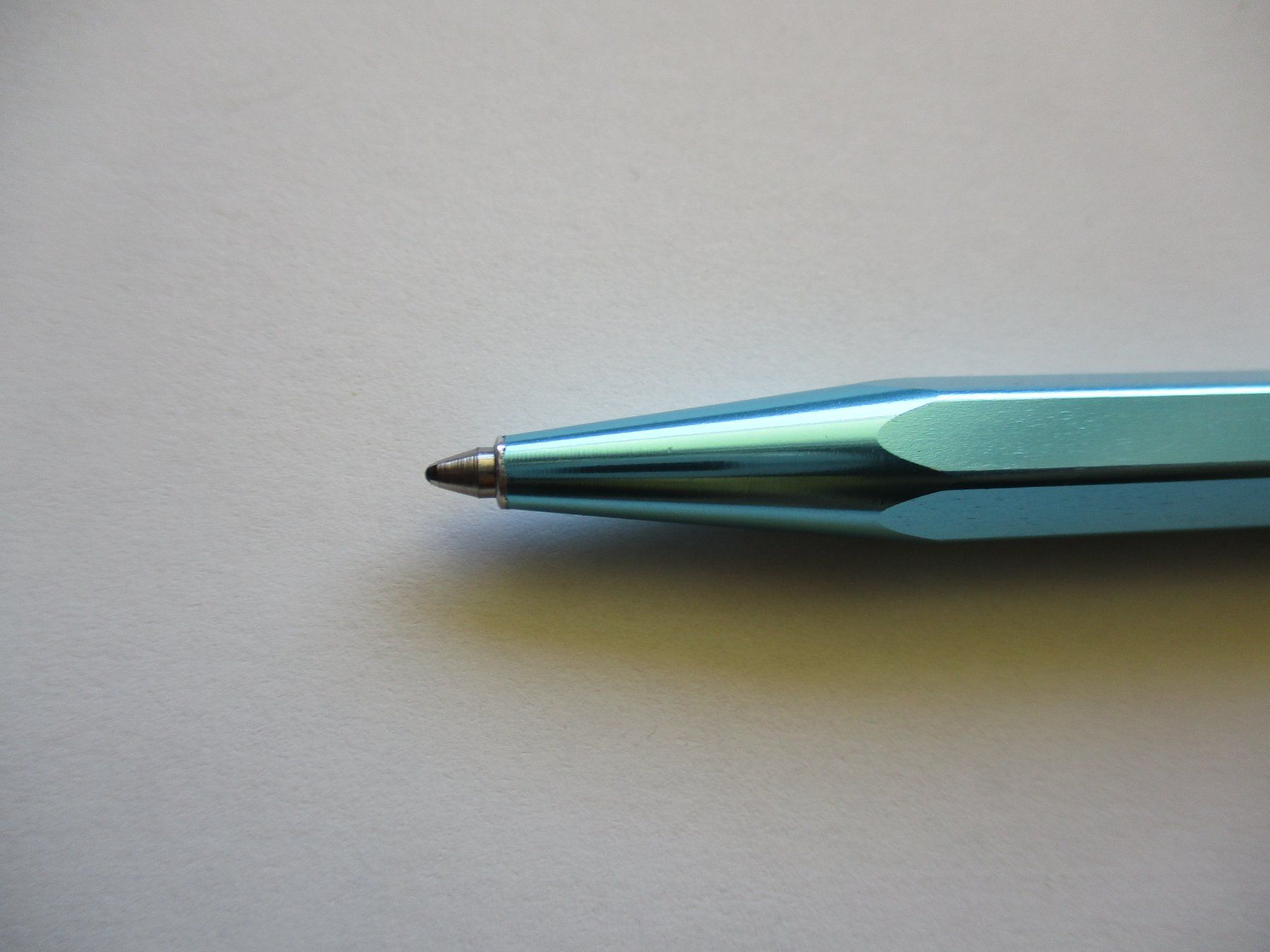 Caran D'Ache Penna & Evidenziatori: Stylo Caran d'Ache 849 turquoise – Usato da La Sarraz venduto da vic_v6kz 1