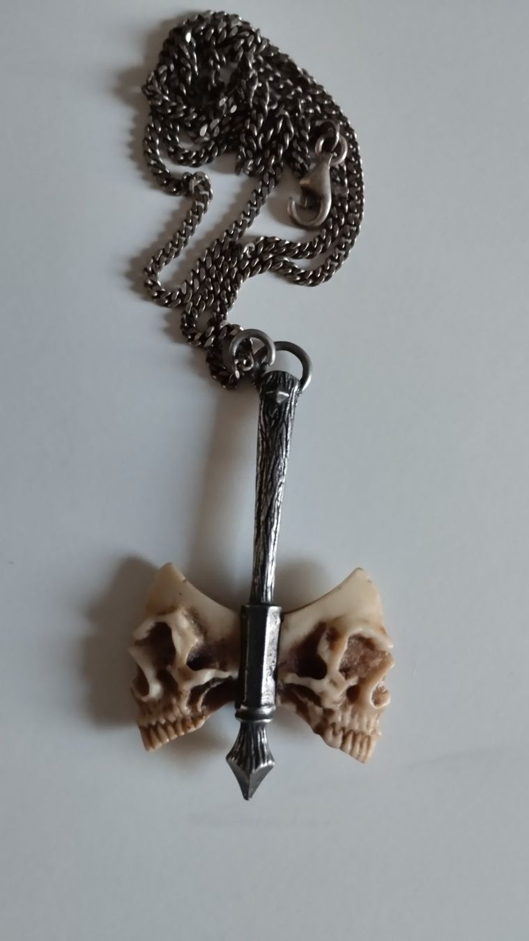 Ciondoli: ALCHEMY GOTHIC SKULL AXE ANHÄNGER MIT DEFEKTER HALSKETTE – Usato da Basel venduto da Bal-Sagoth