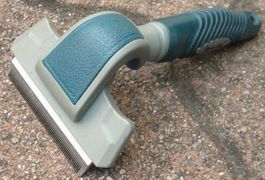 Fellbürste / Kamm / Bürste