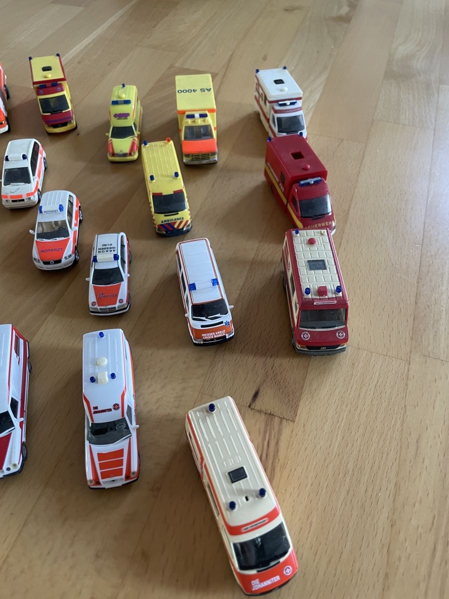 Modellini d'auto: Modellautos Rettung 29 Stck – Usato da Tägerig venduto da Maike4180 1