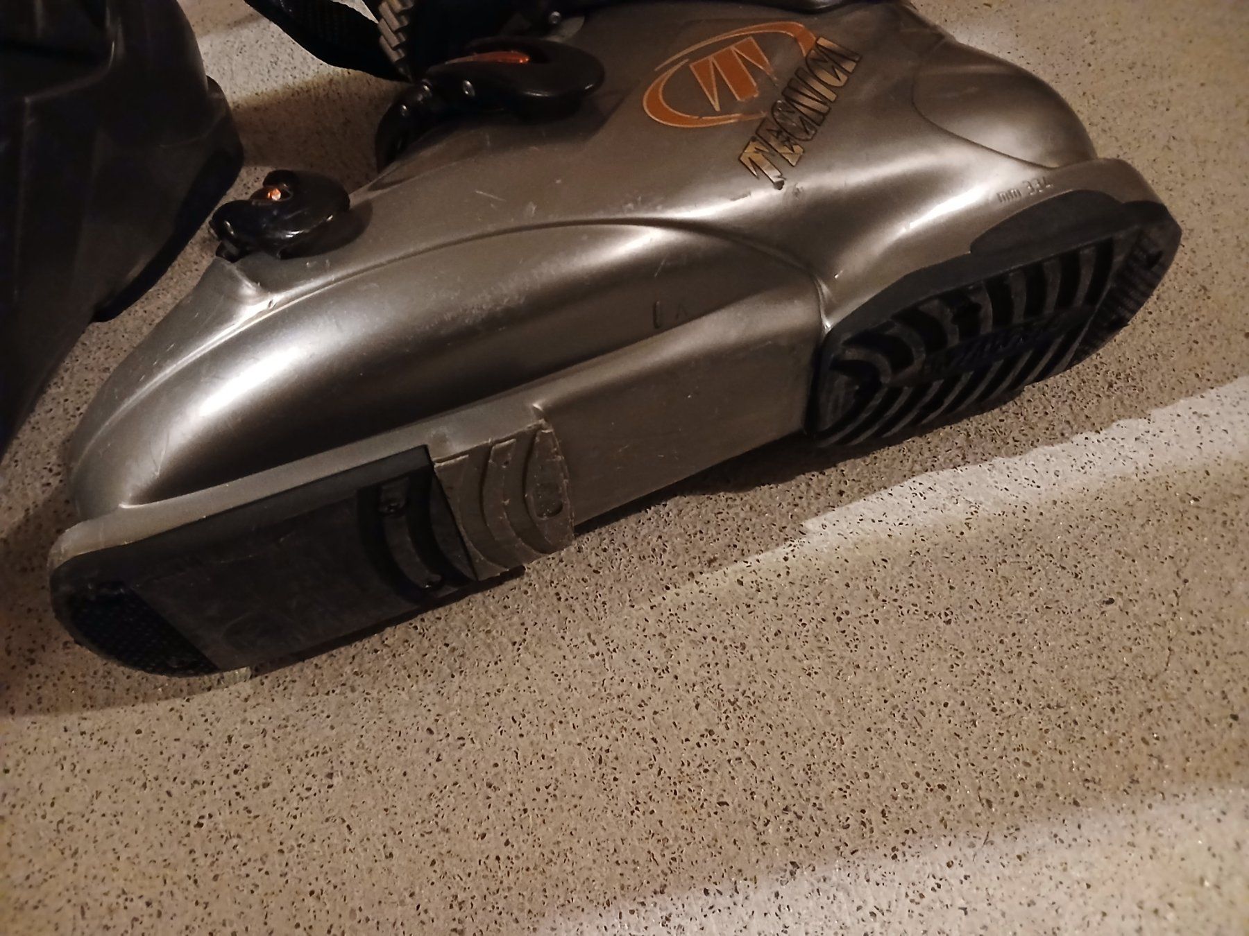 Tecnica Herrenschuhe: Skischuh TECHNICA Grösse 44/45 – Gebraucht aus Dagmersellen von Rbaywatch 2