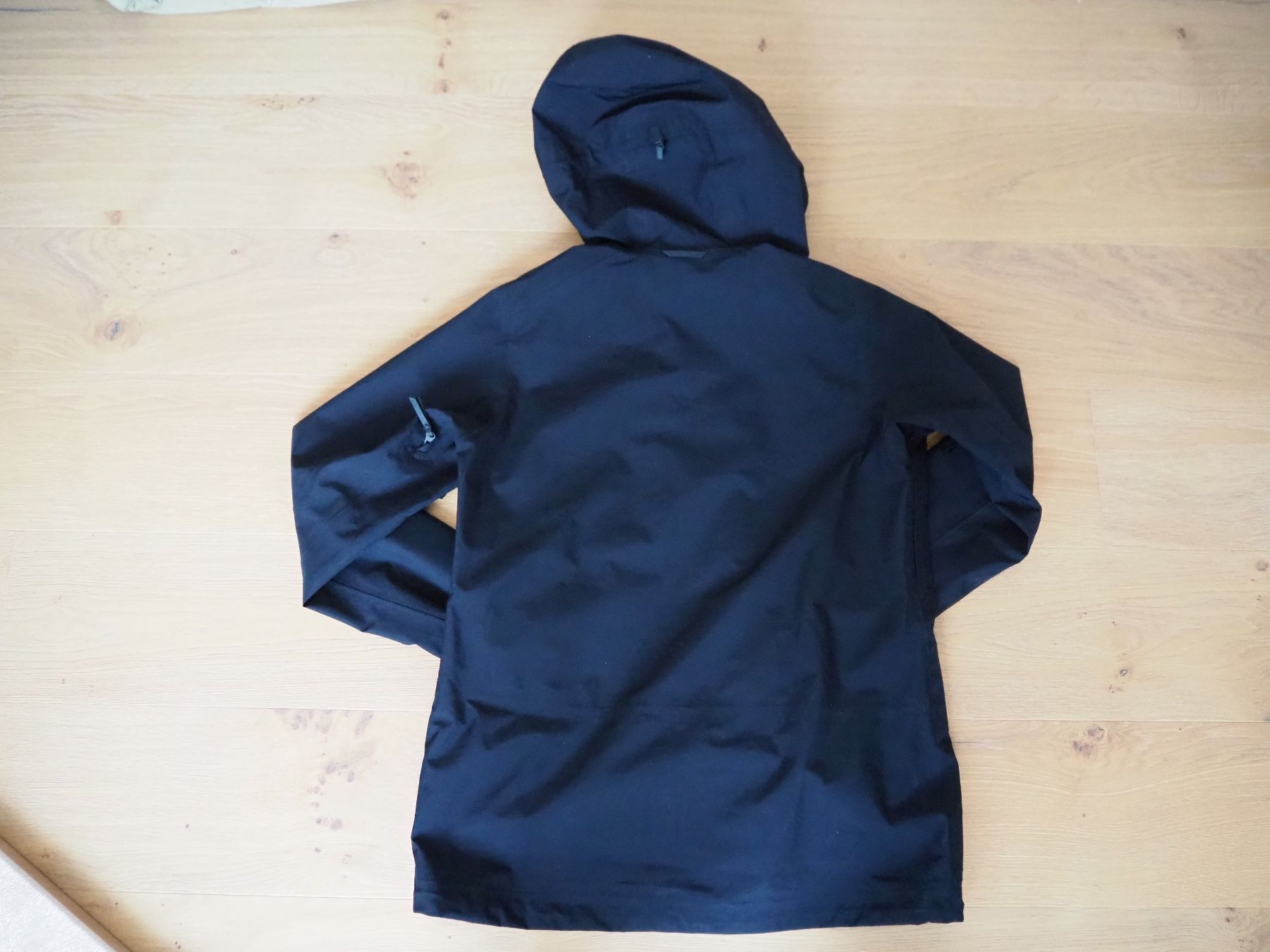 Peak Performance Giacche: Peak Performance Gore-Tex Jacke, schwarz, Gr. M Vertical – Usato da Zürich venduto da snowow 4