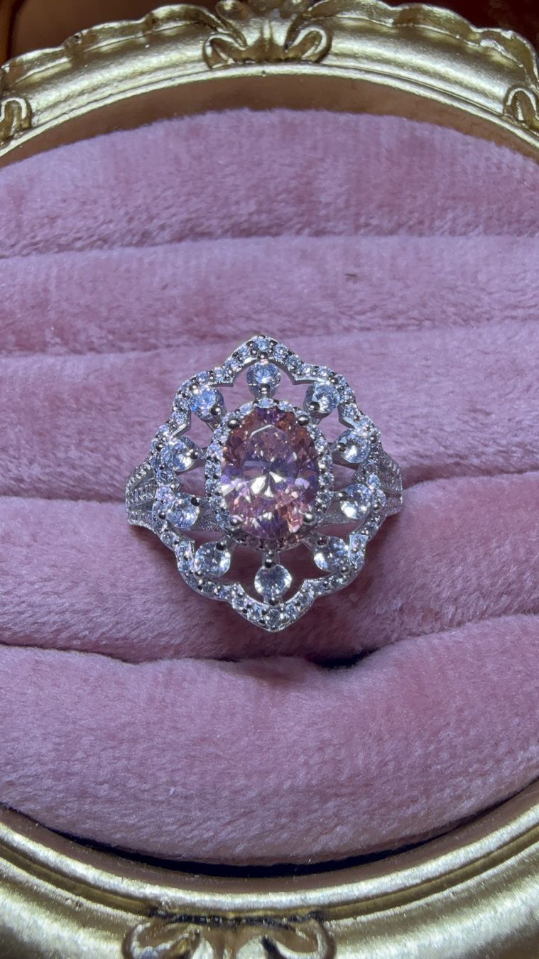Anelli: Bague Magnificience en rose – Nuovo e nell'imballaggio originale da St-Maurice venduto da Sandrinette123 1
