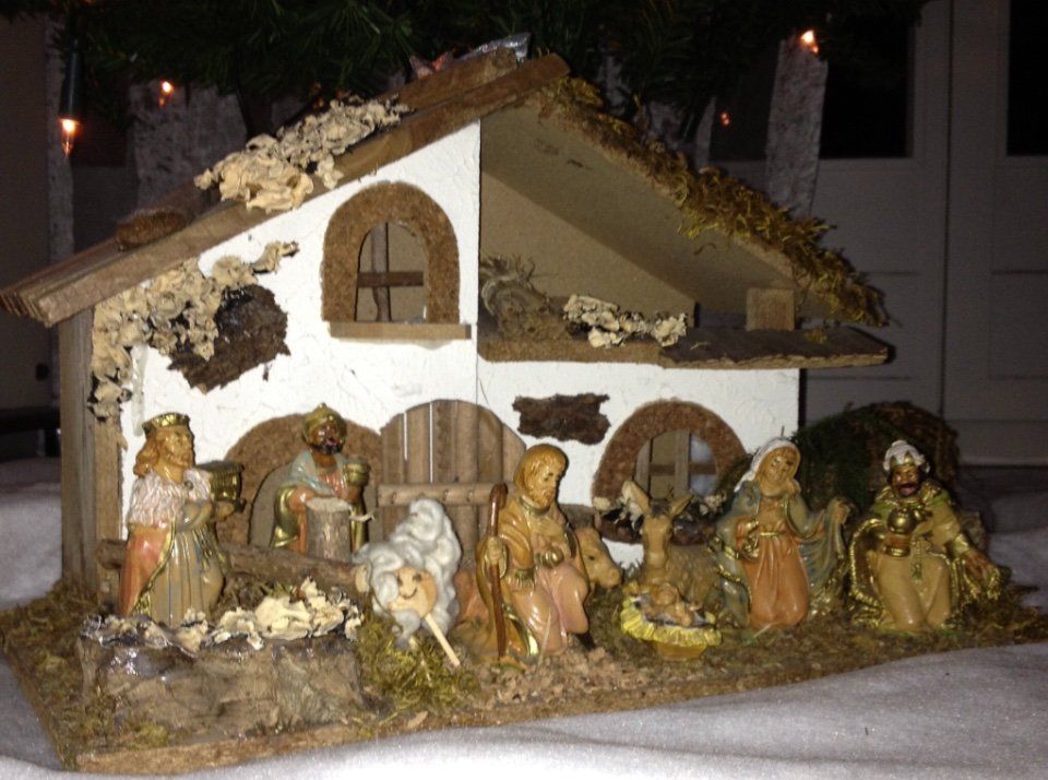 Alle Dekorationen: Weihnachts-Krippe mit Figuren – Neu und originalverpackt aus Naefels von Lenanae