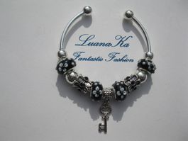 Armspange mit Beads, schwarz/weiss *NEU*