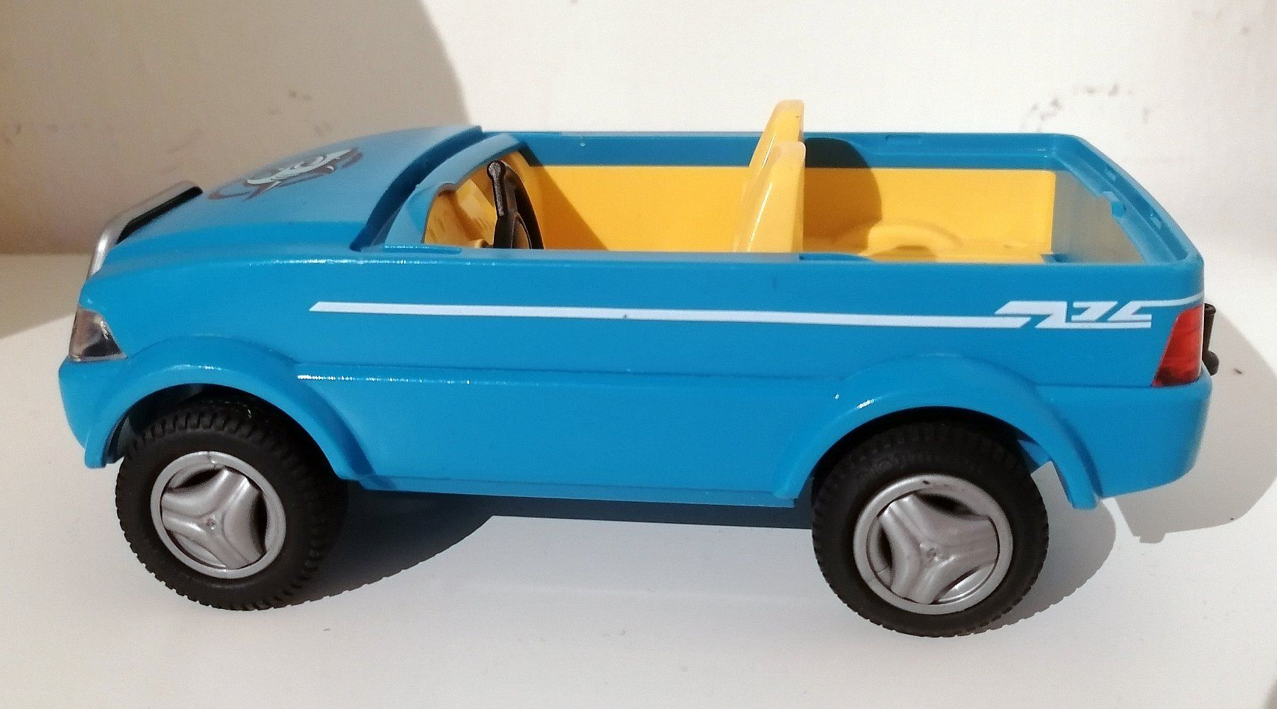 Playmobil Spielzeuge: Playmobil Auto mit Haifischmotiv – Defekt aus Brunnadern von -Amarilis- 2