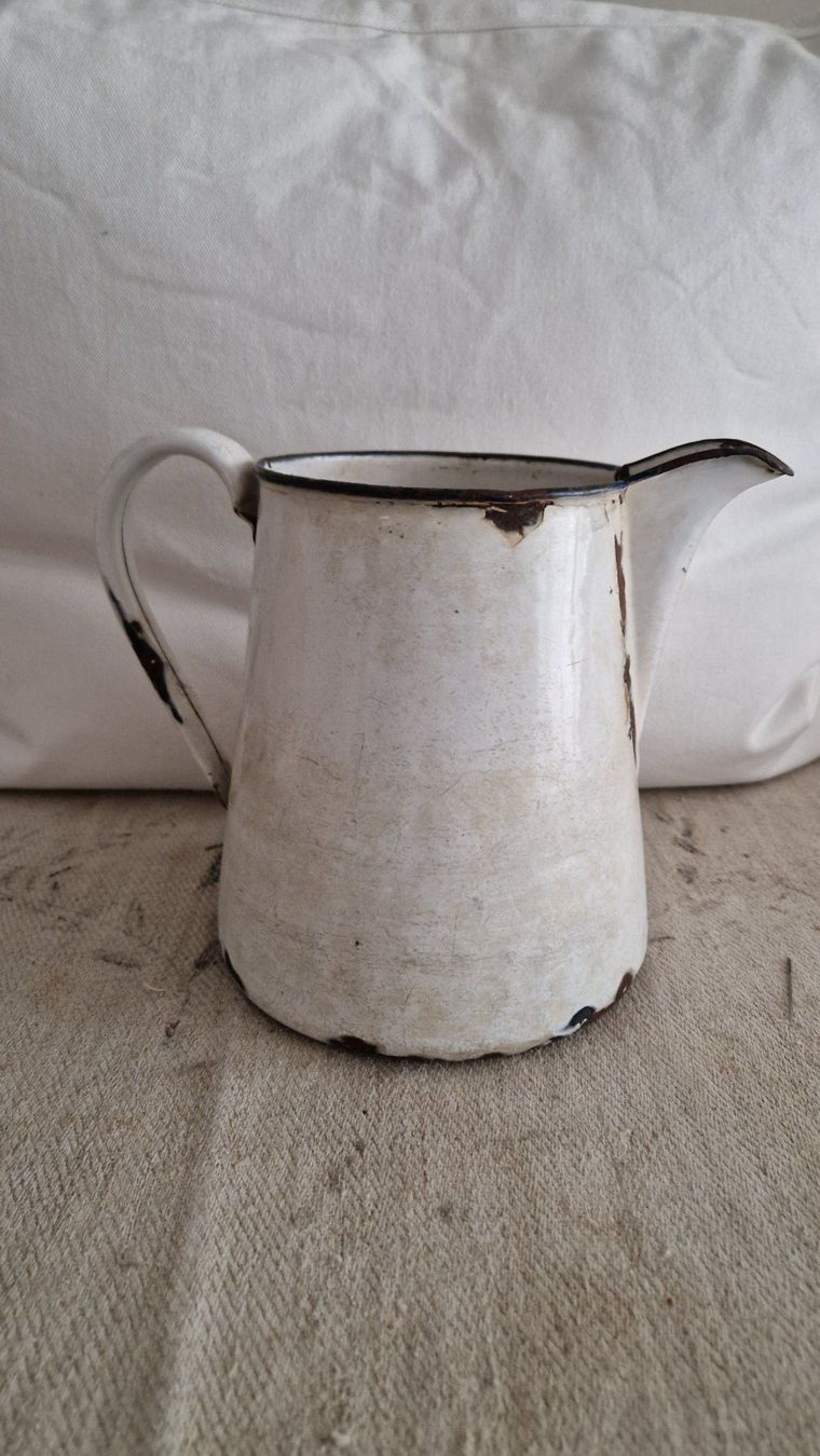 Caraffe: Emaille Krug alt weiss – Usato da Rütihof venduto da Teddy1985