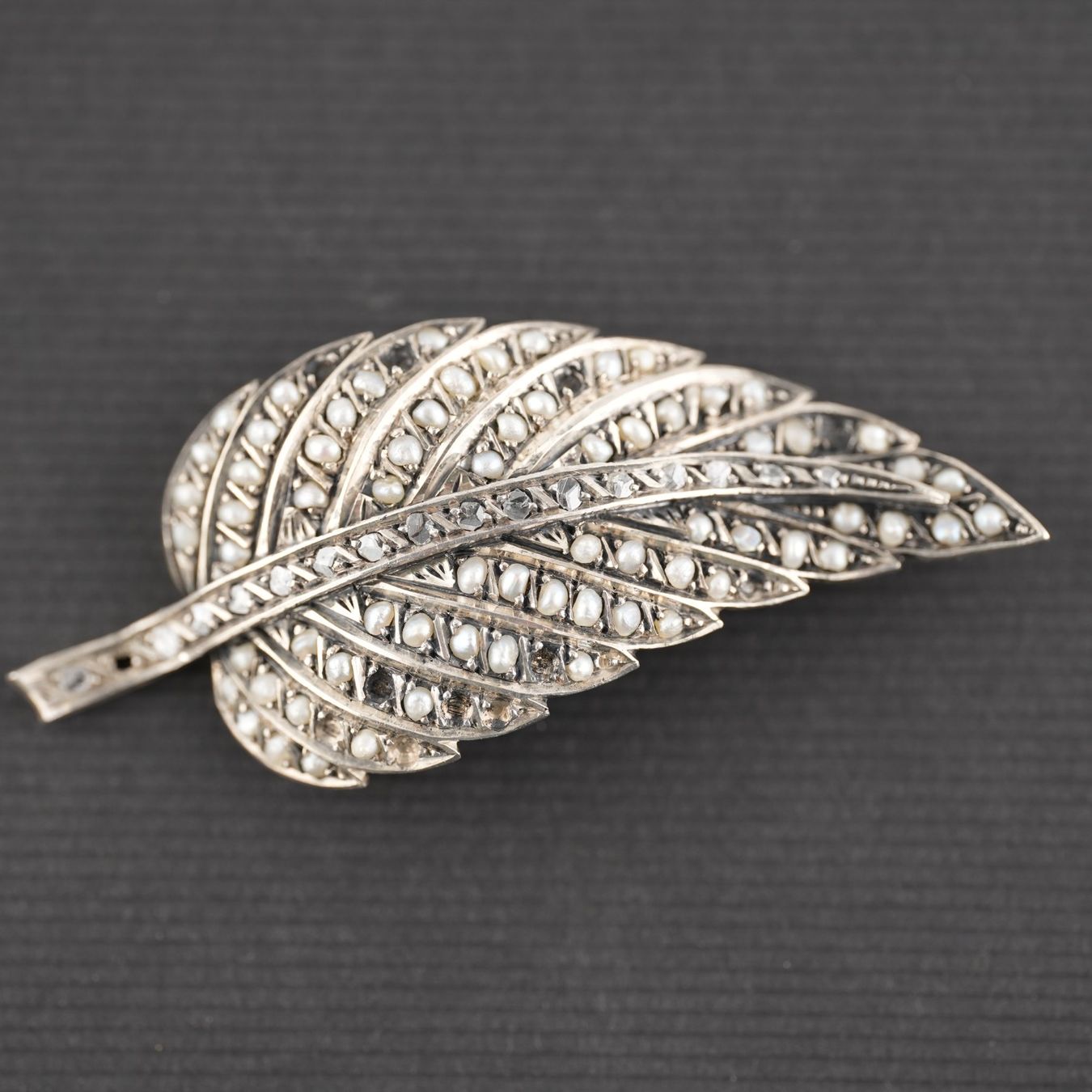 Broches & Aiguilles: Antike Goldbrosche – D'occasion à Basel par Edelmetallhaus.com