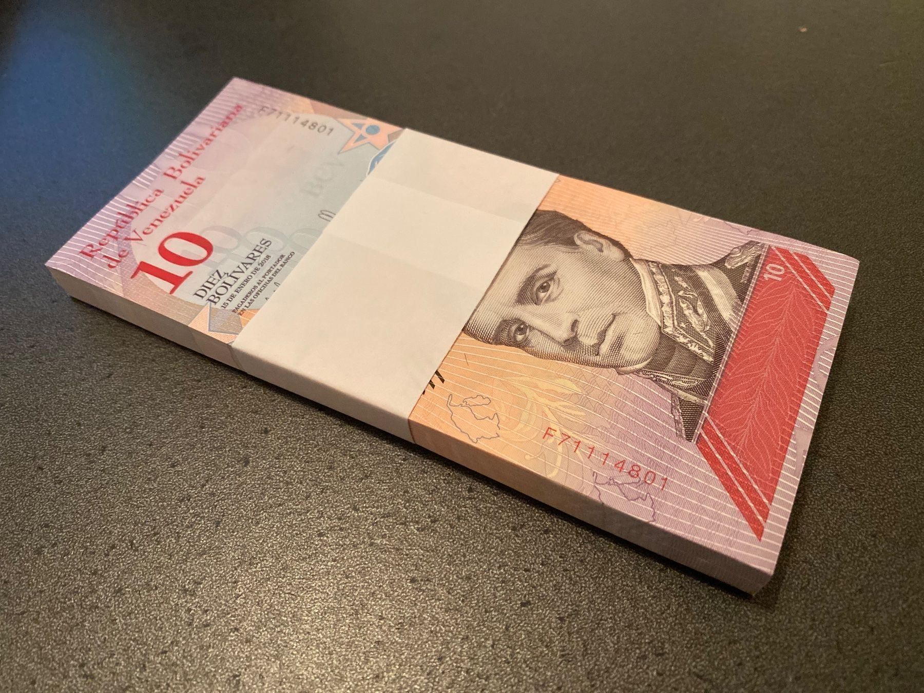 Banconote: Venezuela Original Bundle 10 Boliv. 2018 – Nuovo e nell'imballaggio originale da Gossau SG venduto da SammlerLarium 2