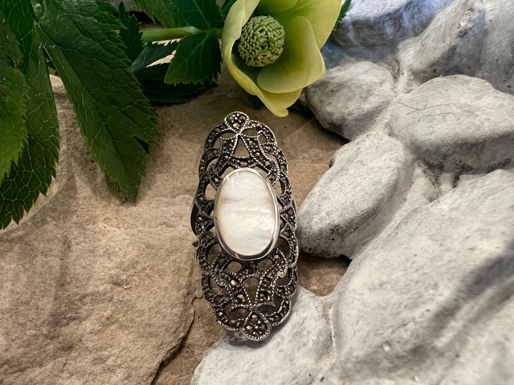 Anelli: Art Deco Ring lang i. Silber 925 m Perlmutter Markasiten 57 – Nuovo (secondo la descrizione) da Bern venduto da Jiffy 4