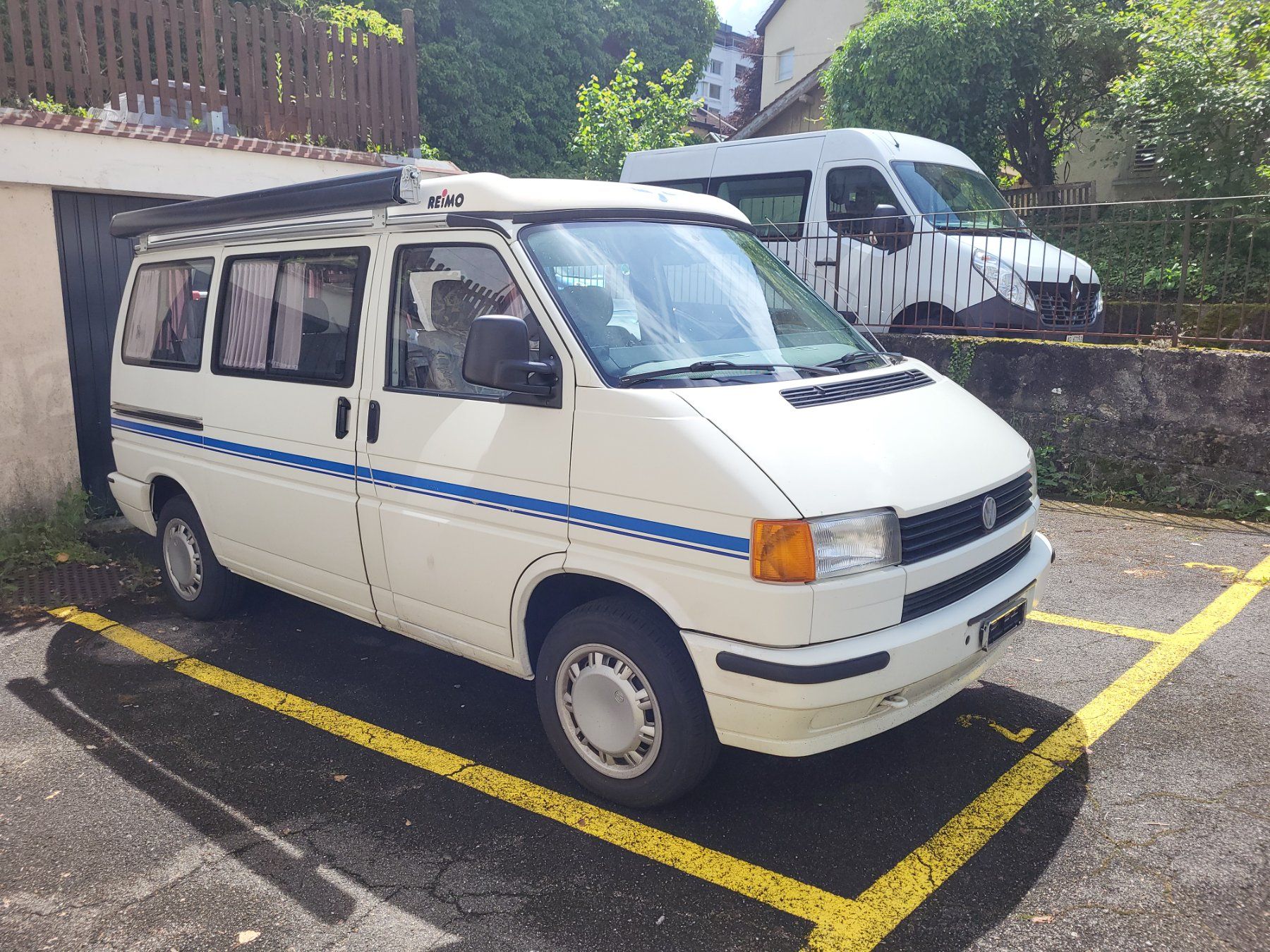 VW Veicoli da campeggio: VW T4 Multivan Reimo mit Schlafdach California – Usato da Baden venduto da kani02